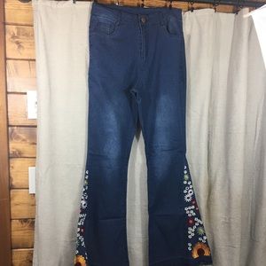 Embroidered High Waisted Bell Bottom Jeans | 70s